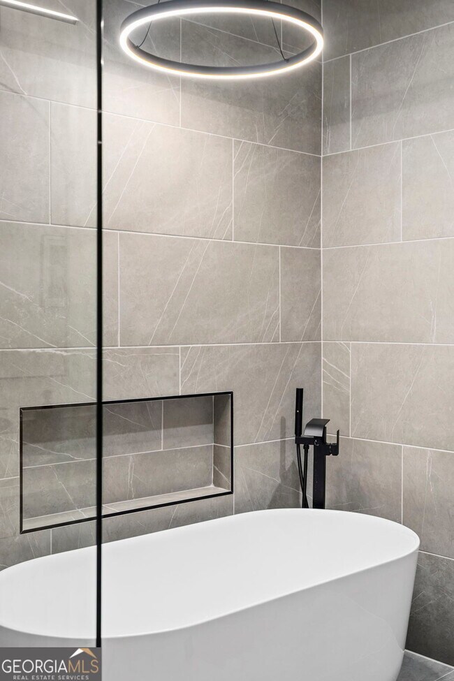 Building Photo - 3784 Pine Needle Dr NW