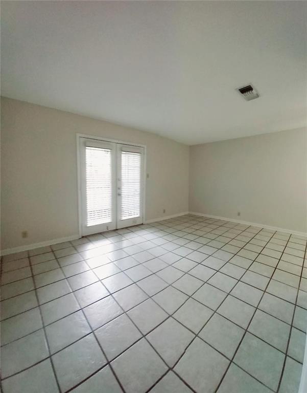 Building Photo - 2800 Westhill Dr