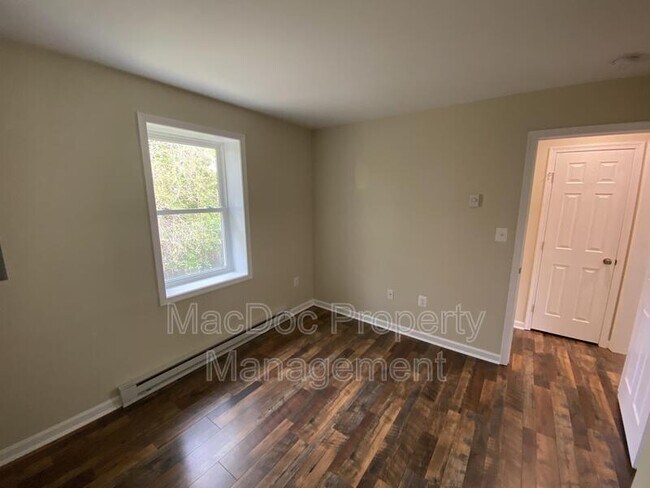 Building Photo - 114-116 Loch Lane Drive Apt 5