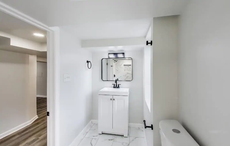 Building Photo - 1 Maple Ave