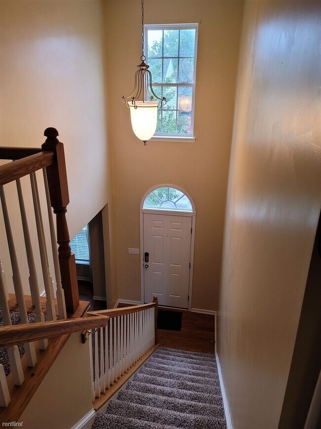 Building Photo - 3 br, 2.5 bath Townhome - 3816 Taft Ave