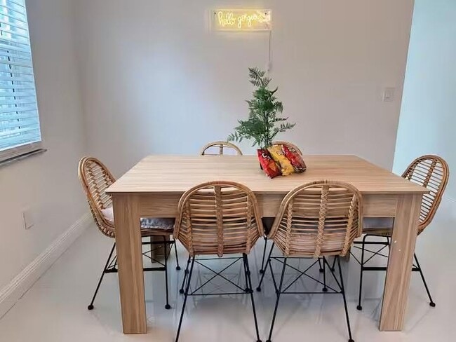 Building Photo - 1720 NE 146th St