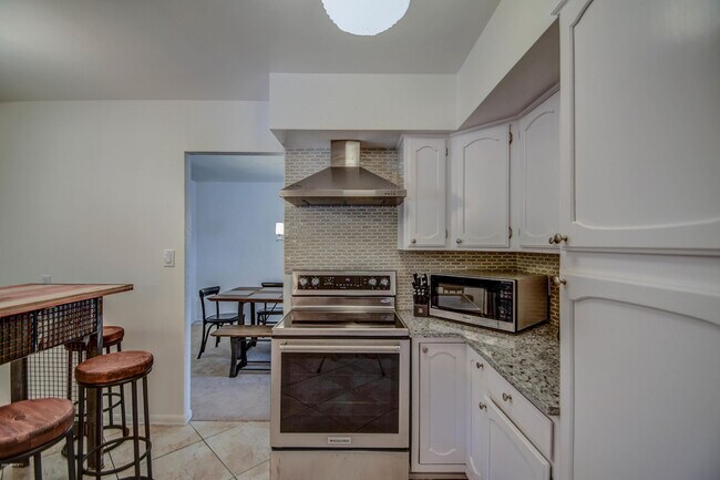 Building Photo - 8420 E Keim Dr