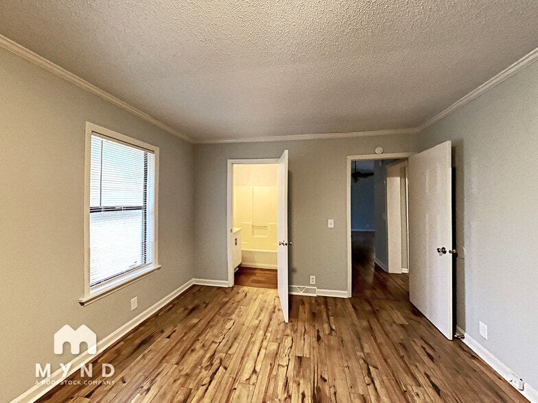 Building Photo - 275 Oak Hill Cir