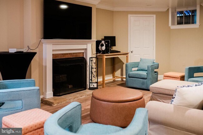 Building Photo - 2210 Boxmere Rd