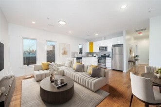 Building Photo - 541 42nd St