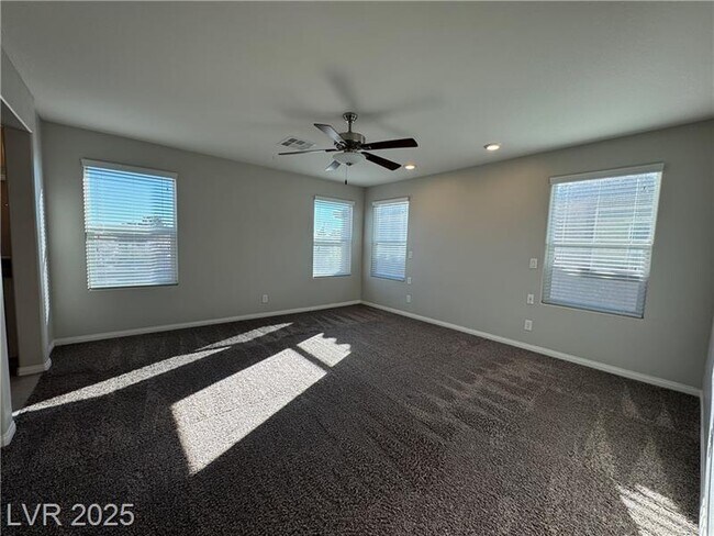 Building Photo - 2690 Topaz Blue St