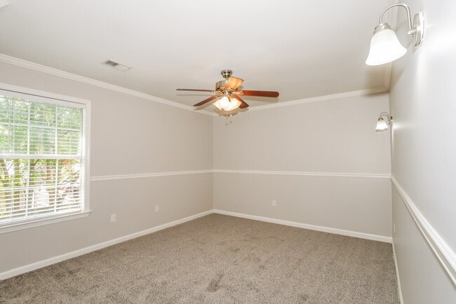 Building Photo - 6671 Hidden Fern Ln E