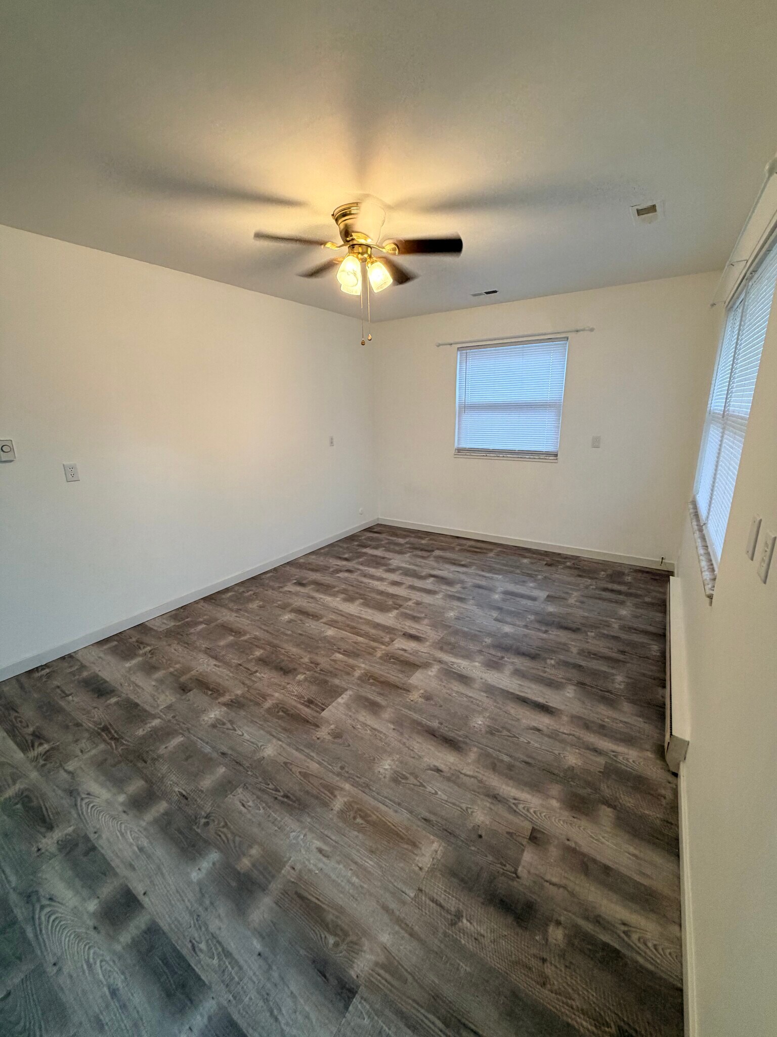 Building Photo - 113 Hope Dr