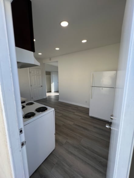 Building Photo - 18689 San Marcos St