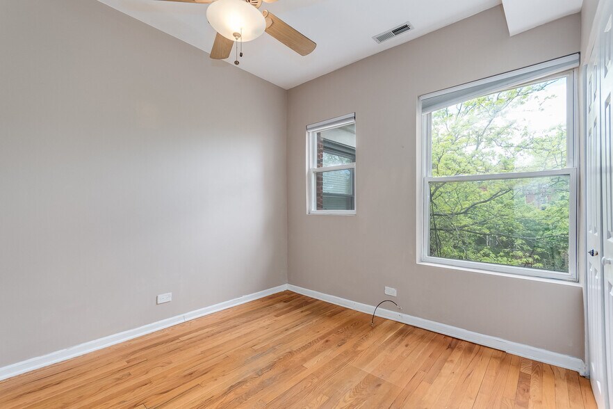 Building Photo - 1517 W Jonquil Ter