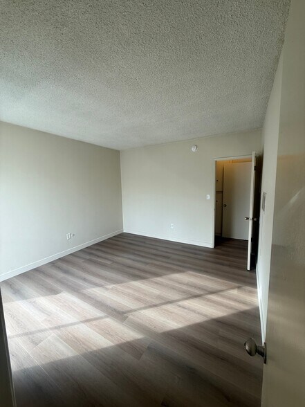 Building Photo - 1661 W 219th St