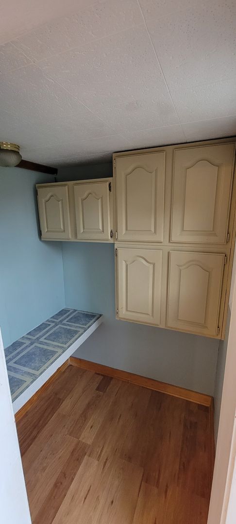 Building Photo - AVAILABLE AUGUST 15th - 4 Bed 3 Bath w/ Spacious Back Deck - SHORT TERM LEASE TILL END OF APRIL