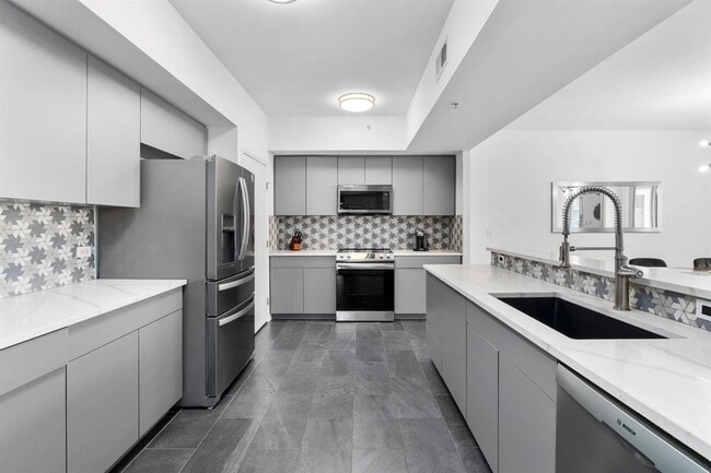 Building Photo - 54 Rainey St