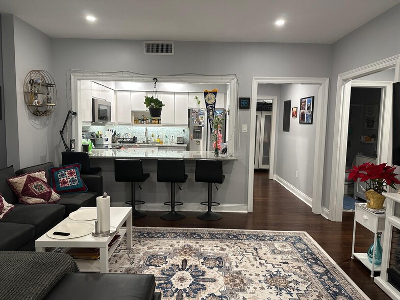 Building Photo - 100 Shearwater Ct E