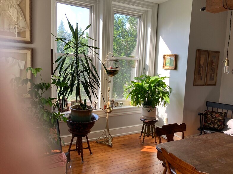 Building Photo - 3233 Bingen Rd
