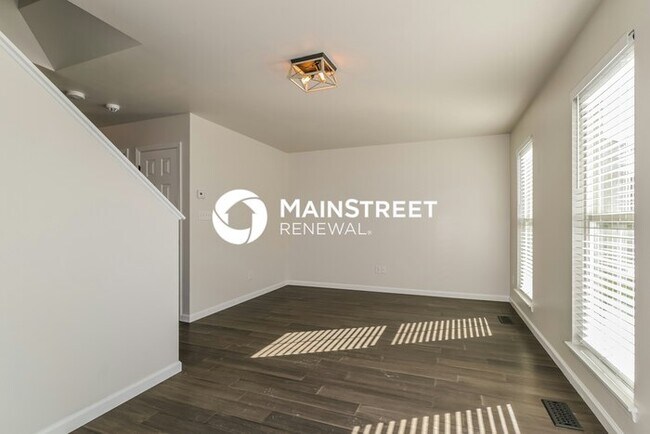 Building Photo - 4 Bedroom Pet-Friendly Home in SAINT CHARLES, MO with Main Street Renewal