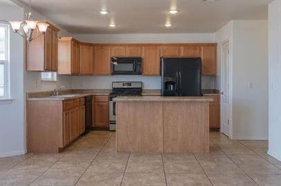 Building Photo - 3-Bed 2.5 Baths  in Northeast El Paso.