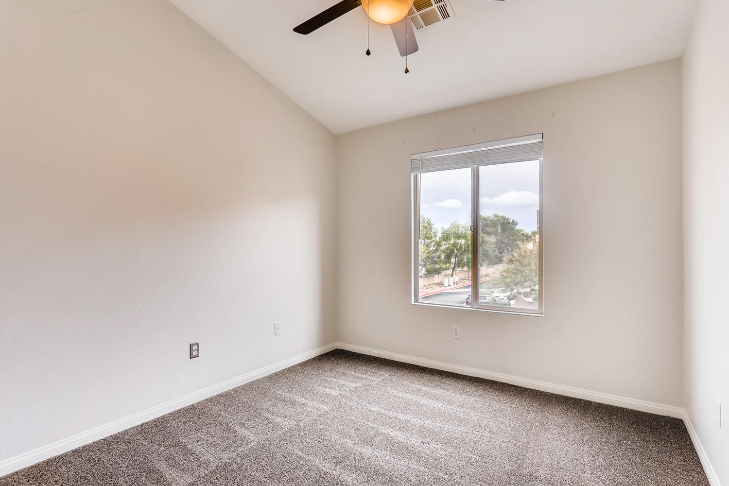 Building Photo - 2750 Fountain Ridge Ln