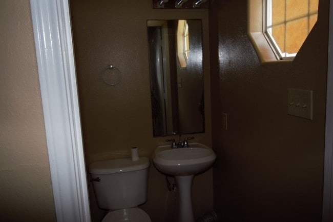 Building Photo - 312 Begona Ct