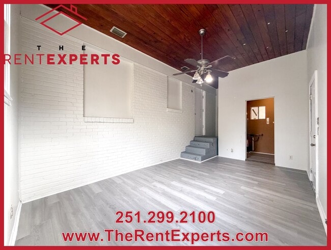 Building Photo - 3153 Kendale Dr