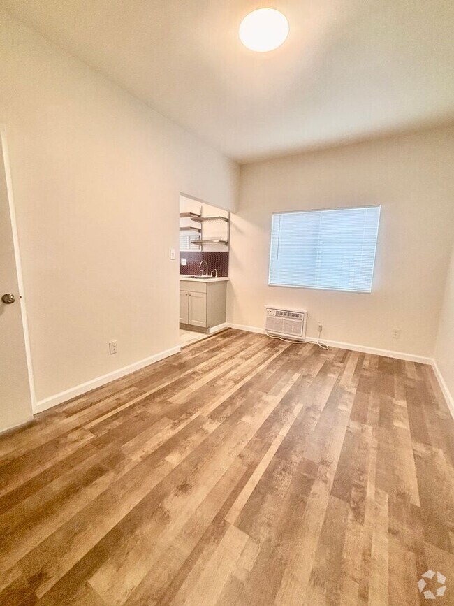 Building Photo - Quaint Studio in Glendale - All Utilities ...