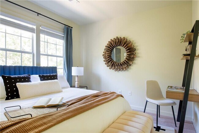 Building Photo - 1402 Markan Dr NE