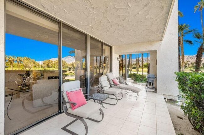 Building Photo - 910 Island Dr