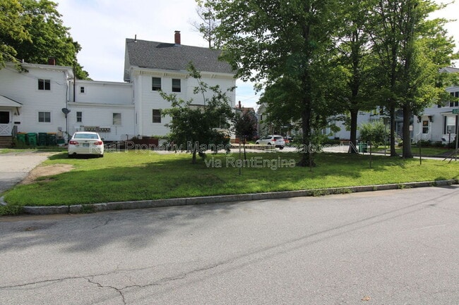 Building Photo - 11 Glen St