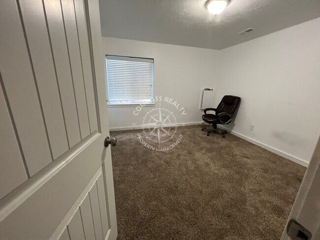 Building Photo - 375 Slate Drive