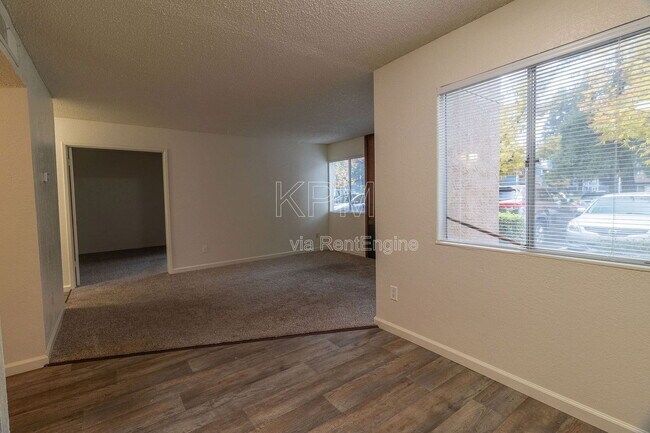 Building Photo - 4332 Pacific Ave