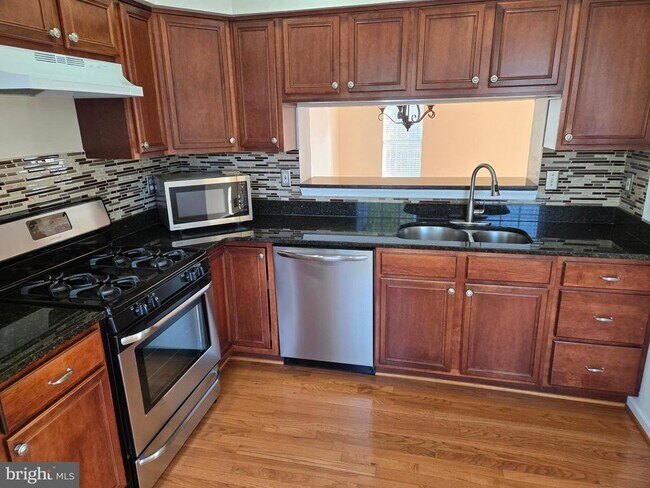 Building Photo - 300 Cinnabar Ln