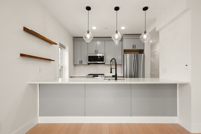 Building Photo - 208 Spencer Ave