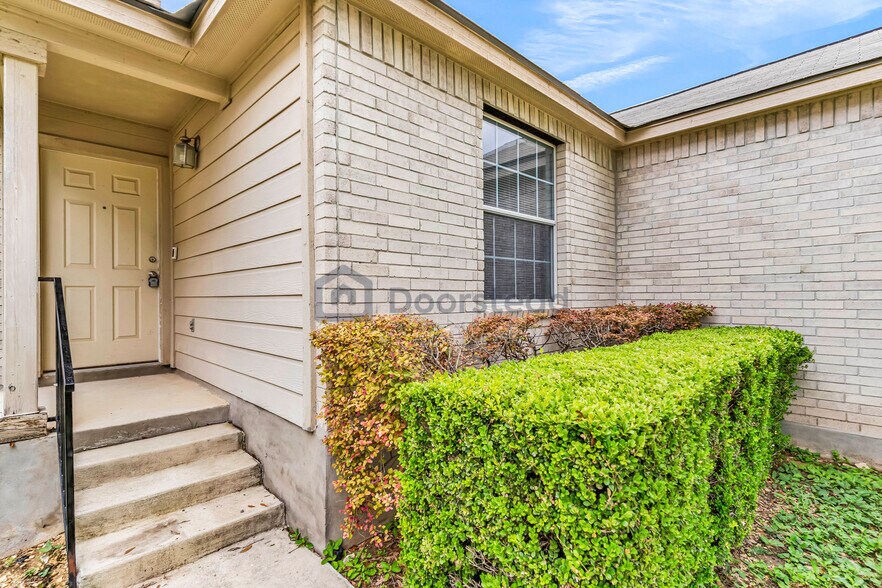 Building Photo - 125 Foxglove Pass