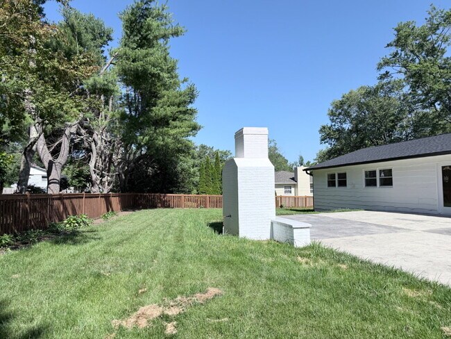 Building Photo - Updated 3BR Home in Beaver Lake | Fenced Yard, Garage, Covered Porch & Outdoor Fireplace | Pet Fr...