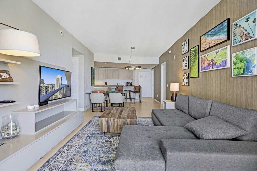 Building Photo - 4111 S Ocean Dr