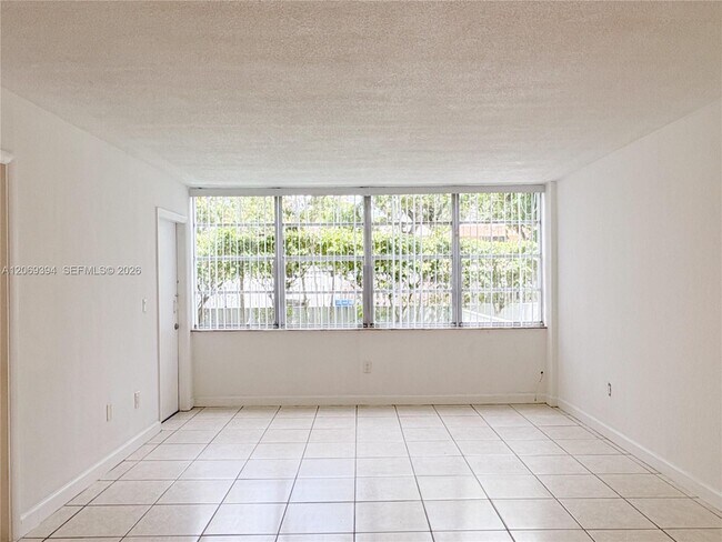 Building Photo - 2175 NE 170th St