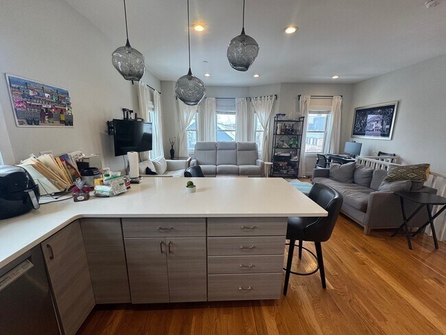 Building Photo - 9 Harding St