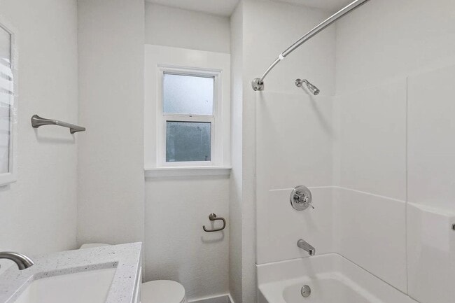 Building Photo - Newly Renovated 3-Bedroom Home in North Po...