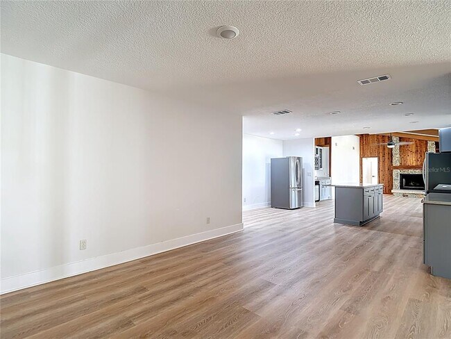 Building Photo - 4072 Belmoor Dr
