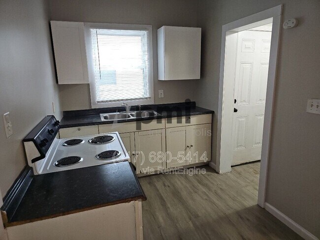 Building Photo - 403 Wallace Ave