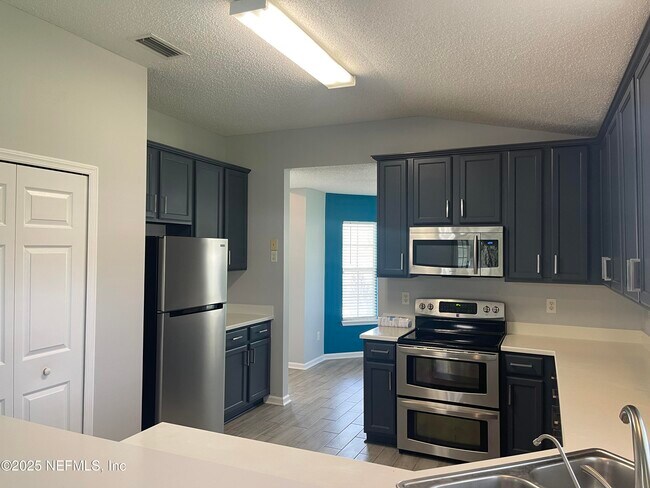 Building Photo - 1751 Hawkins Cove Dr E