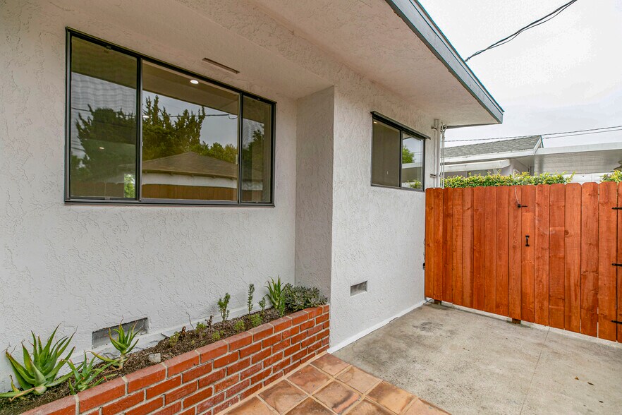 Building Photo - 4335 Sunnyslope Ave