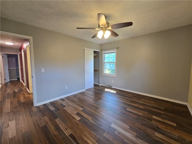 Building Photo - 9 Hepatica Ln