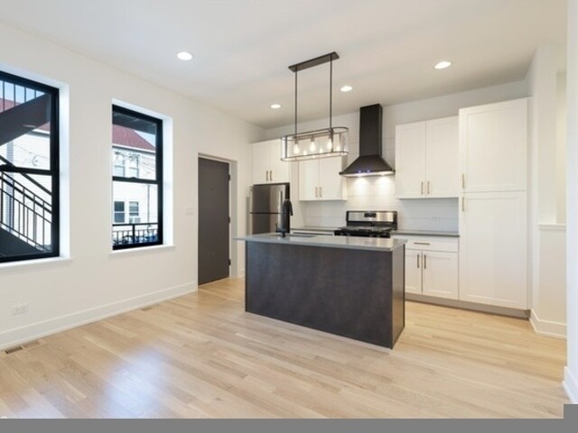 Primary Photo - 1244 W Huron St