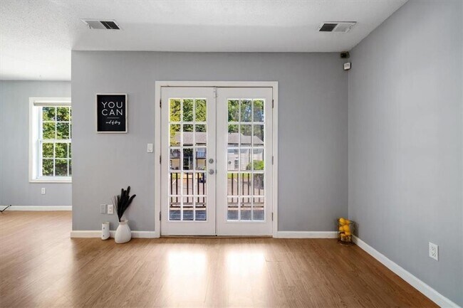 Primary Photo - 3599 Woodbriar Cir
