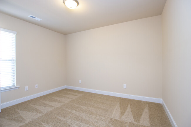 Building Photo - Half off first month rent move in special!...