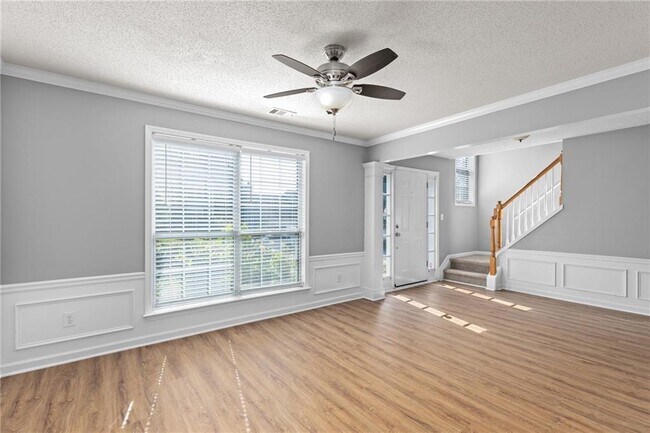 Building Photo - 13030 Carriage Park Ln