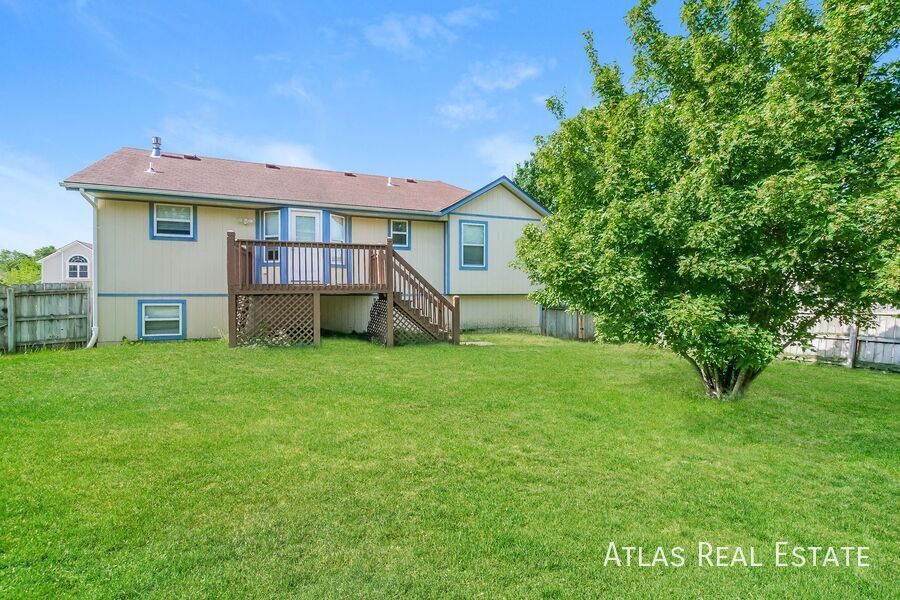 Building Photo - 1610 Cove Dr