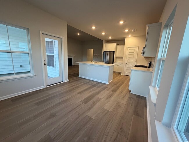 Building Photo - 699 Laconic Dr